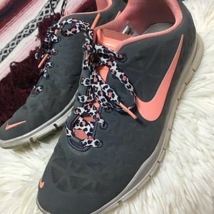 Nike tennis shoes size 7.5